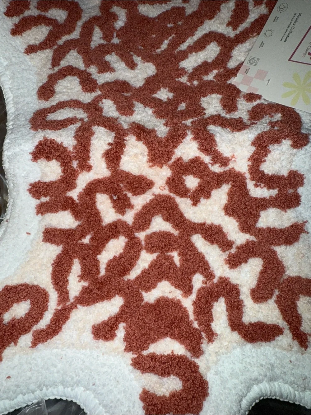 NatureStep nonskid cheetah bath rug 20x30 white 100% recycled polyester